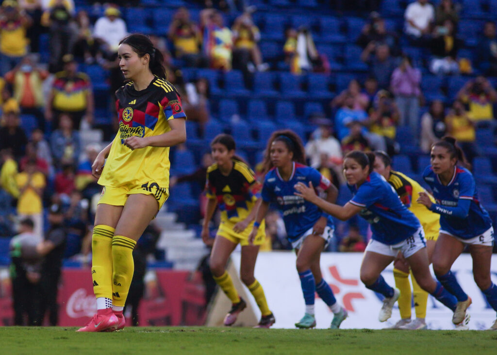 América Femenil abre el torneo de Apertura 2-1 en el Clásico Joven Femenil de la Jornada 1