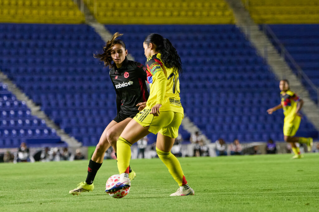 Triunfo importante de América Femenil contra las Choriceras del Toluca, 2-0 para Villacampa.