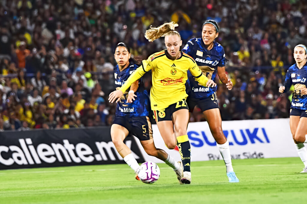 América Femenil gana el Clásico Capitalino en CU, manteniéndose en lideres absolutas del torneo